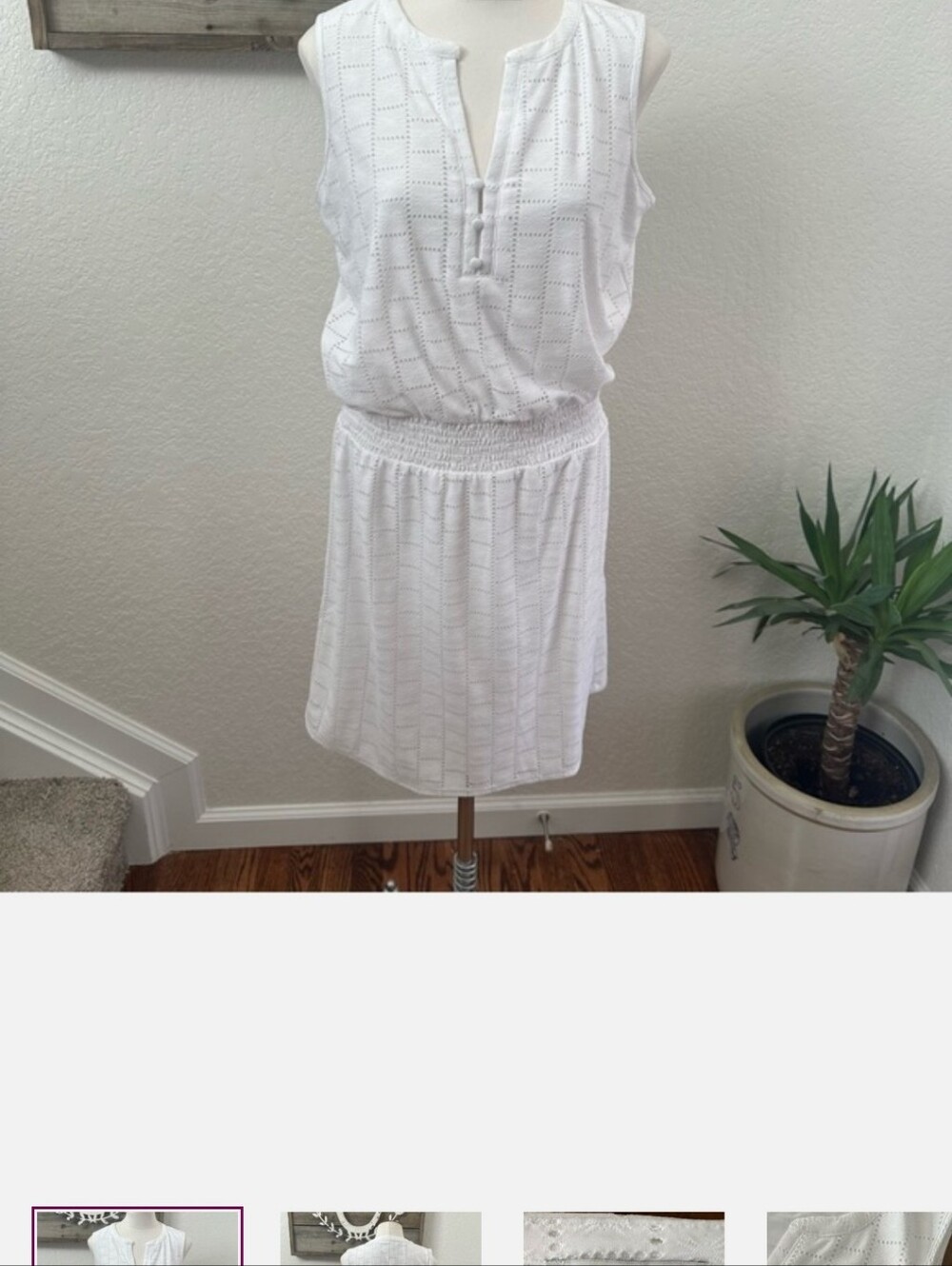 White Sleeveless dress stretch waist ladies size M‎